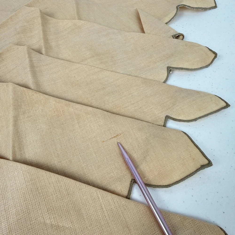 Vintage‎ Embroidered Scalloped Napkins Set of 8 Tan Pink Floral Cottagecore
